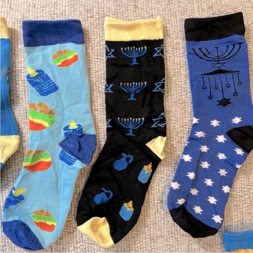 Hanukkah Bundle 12 Pairs Novelty Socks + 20 Israel Flags Menorah Dreidel NWOT - Picture 5 of 7